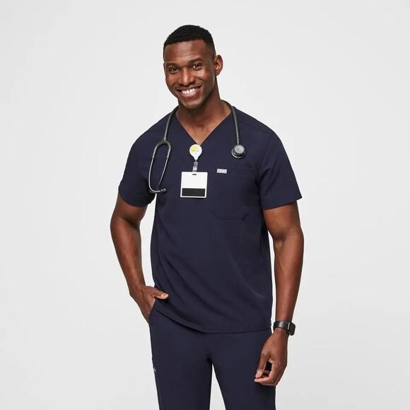 FIGS men’s Leon Three-Pocket Scrub Top Navy size XL    po# 2435 - Picture 1 of 7